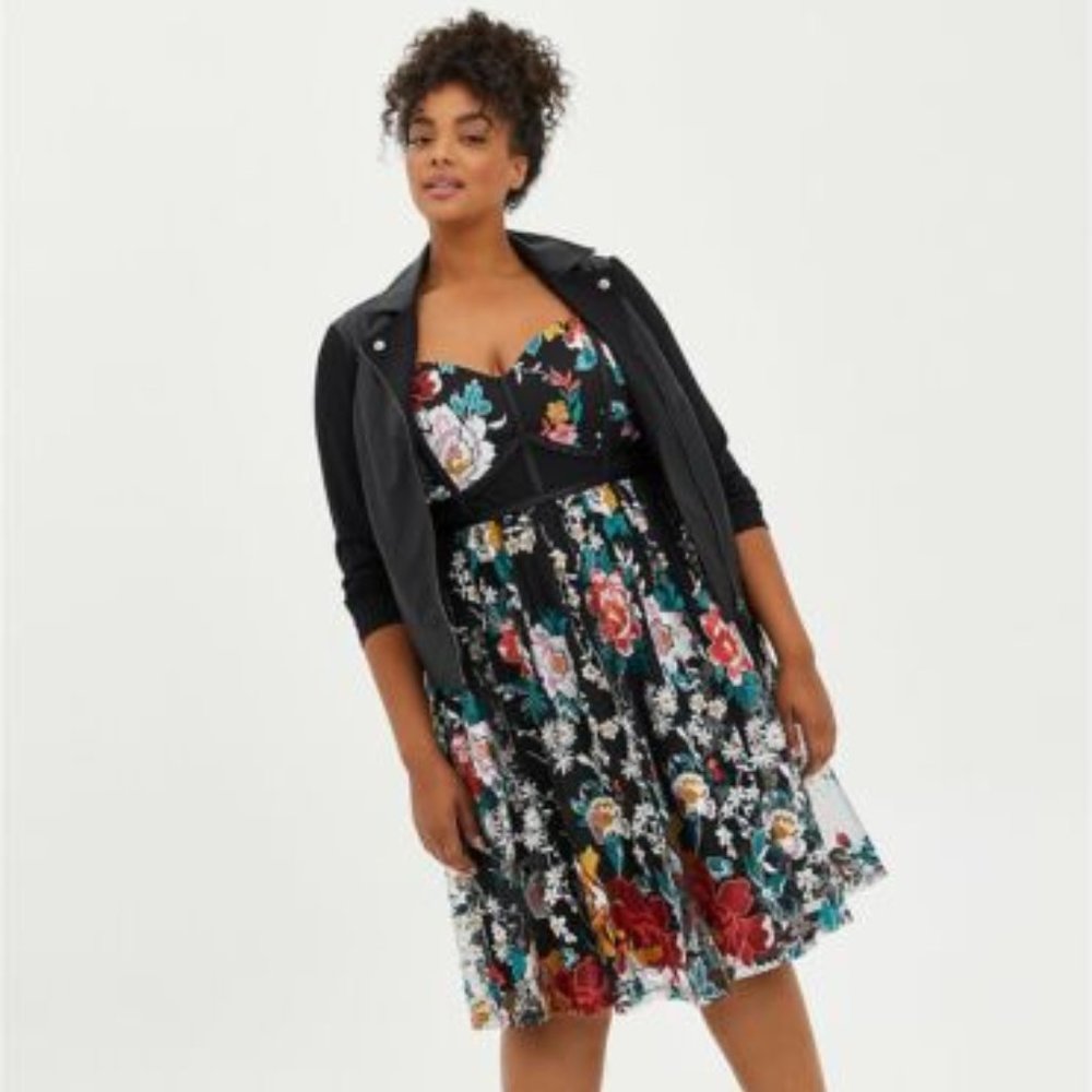 Torrid black floral bustier style skater dress (Size 16) NWT